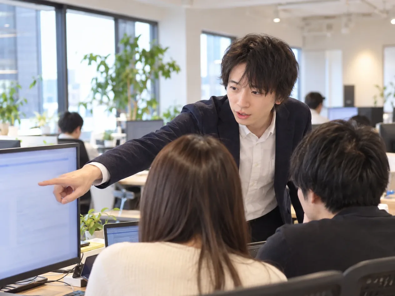 クライアント先での導入指導・倉庫での業務観察・事務所での聞き取りの様子